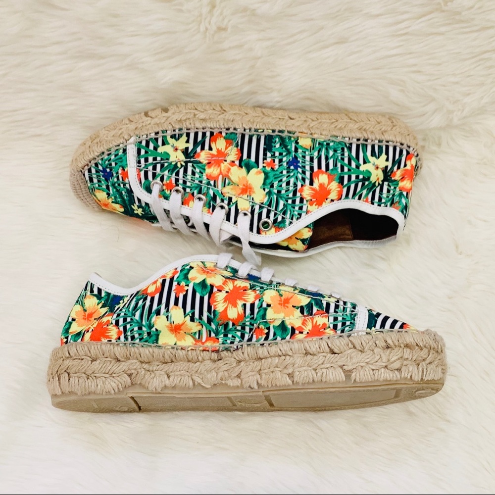 ASOS Tropical Espadrilles - Picture 2 of 9